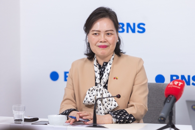 Constance Wang