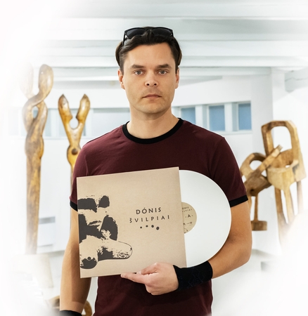 Donatas Bielkauskas su naująja viniline plokštele