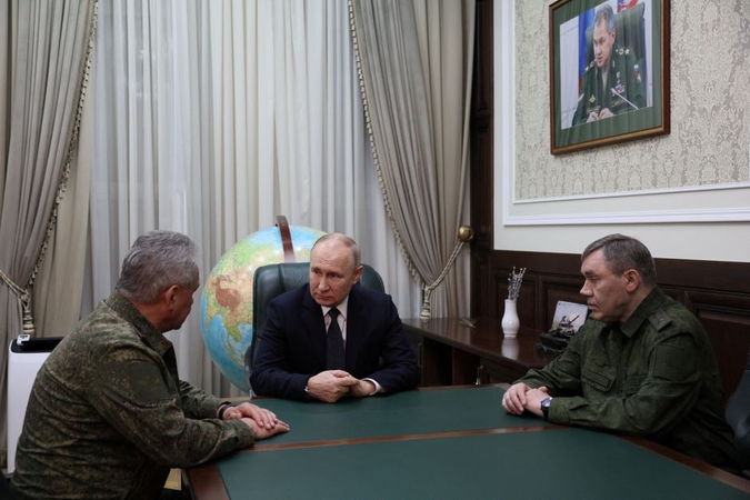 V. Putinas apsilankė kariniame štabe, prižiūrinčiame operacijas Ukrainoje