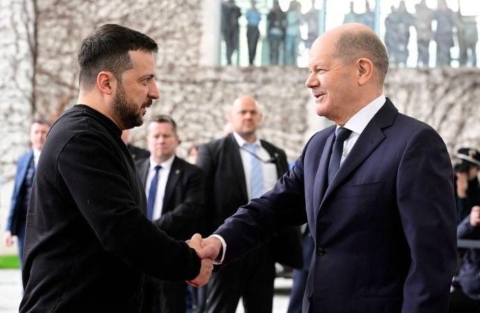 O. Scholzas ir V. Zelenskis pasirašė saugumo susitarimą