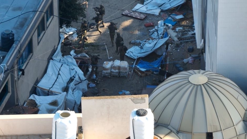 Palestinos autonomija smerkia Izraelio reidą į ligoninę kaip tarptautinės teisės pažeidimą