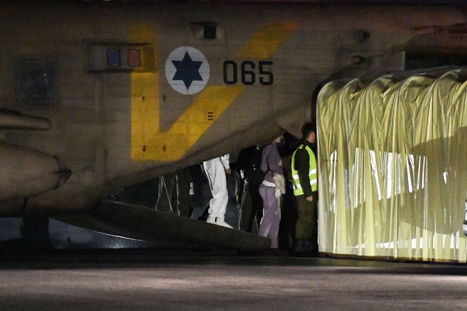 „Hamas“ pranešė paleidęs dvi įkaites ruses