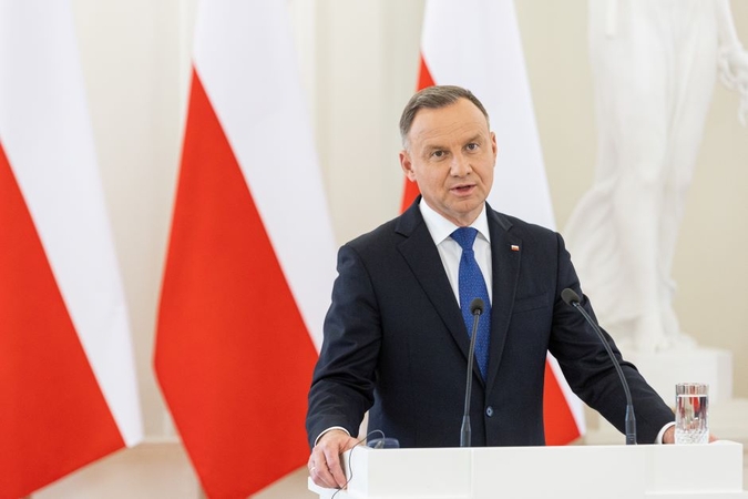 Lenkijos prezidentas sako esąs šokiruotas dėl dviejų sąjungininkų sulaikymo