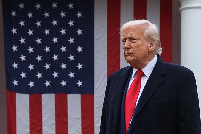 Įsigaliojo dalis Trumpo paskelbtų importo muitų