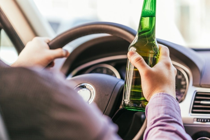 Šiaulių rajone sustabdytas automobilį vairavęs neblaivus karys 