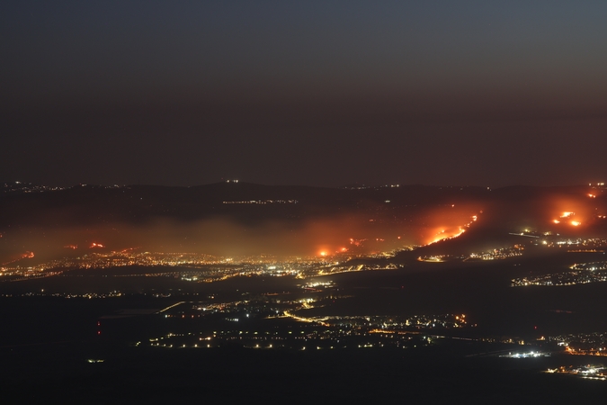 Iš Libano paleistos raketos sukėlė gaisrą Izraelyje.