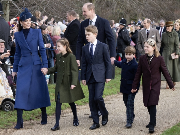 Kate Middleton su vyru Williamu.