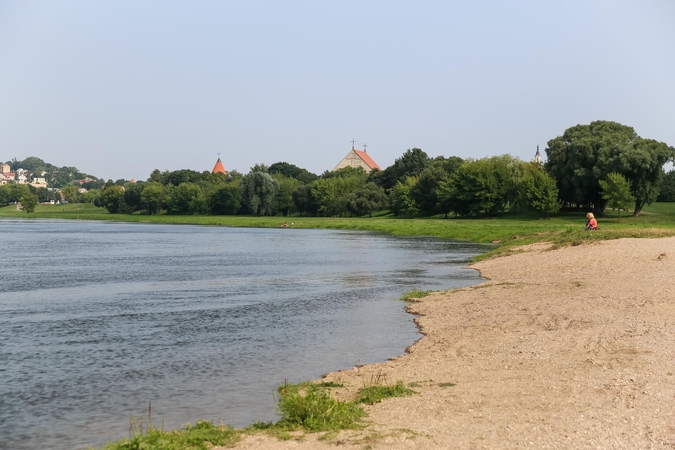 Antradieninis lietus gaivina išsekusį Nemuną