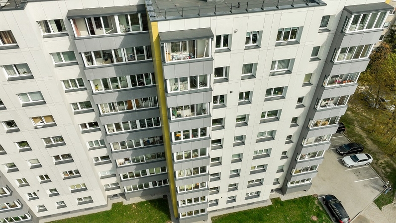 Atnaujintas daugiabutis Sukilėlių pr., Kaune. 