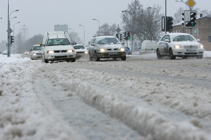 Vilniaus rajono kelius valančiai įmonei savivaldybė neketina mokėti: paaiškino, kodėl