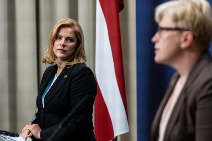 Iš kairės: Latvijos ministrė pirmininkė Evika Silina. 