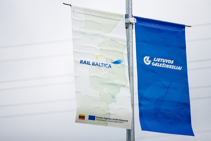 Seimas linkęs pritarti projektui, lengvinančiam žemės paėmimą „Rail Baltica“ projektui