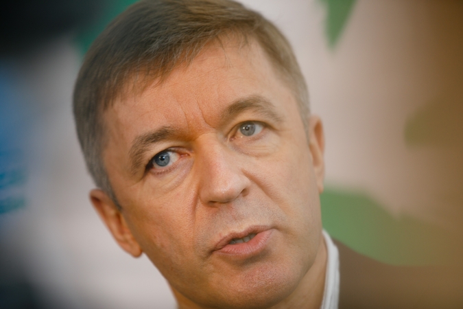 R. Karbauskis nesureikšmina šešėlinės Vyriausybės darbo nevisa sudėtimi: problemos nėra