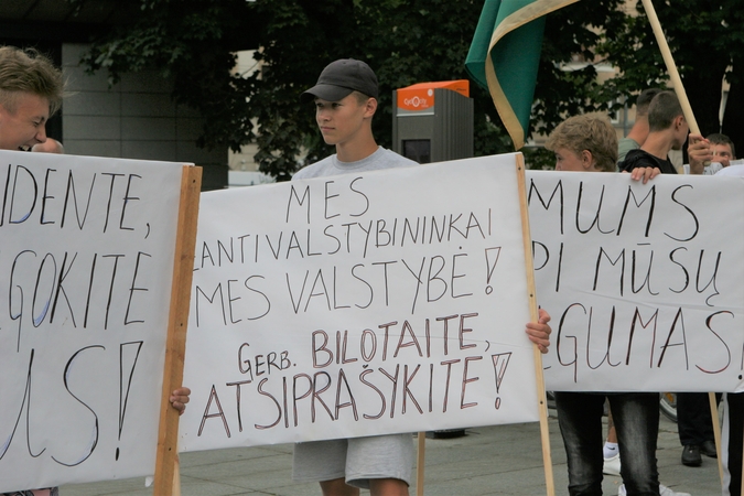 Politologas: Vyriausybės padarytos klaidos valdant migrantų krizę – pateisinamos ir neišvengiamos