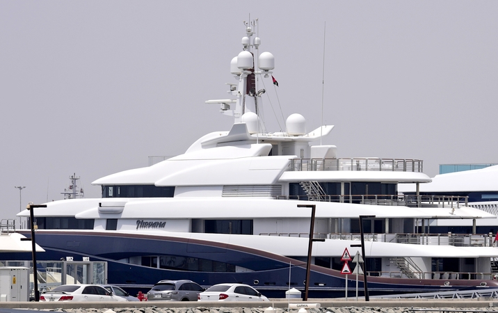 Dubajuje prišvartuota sankcijų sulaukusio rusų oligarcho superjachta