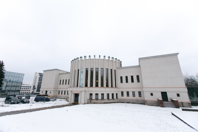 Paveikslų galerijoje Kaune pristatoma L. Garbštienės instaliacija „Sopulingoji ir Banga“