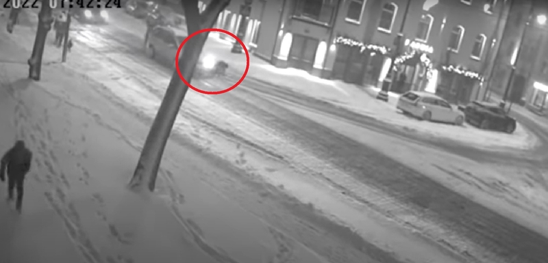 Sostinės policija ieško pėsčiąją partrenkusio ir ją į ligoninę nuvežusio vyro