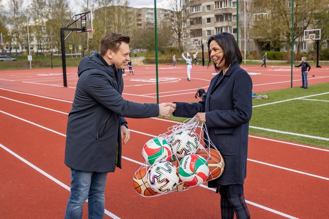 Vilnius tempo nelėtina: užbaigtas jau dešimto mokyklos stadiono remontas 