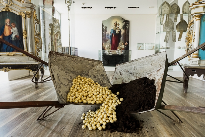 Šiluva atsiveria šiuolaikiniam menui: vyko tarptautinės meno bienalės simpoziumas