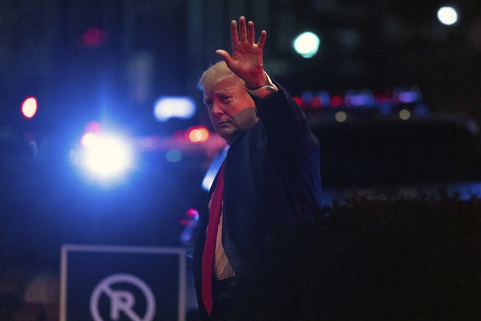 FTB reidas D. Trumpo namuose įžiebė politinę audrą