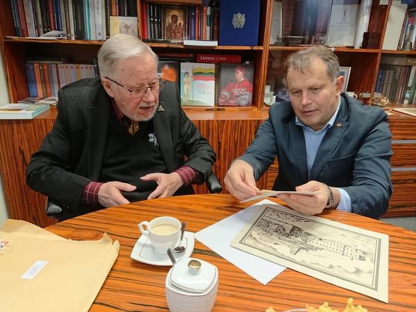 Iš kairės: V. Landsbergis ir V. Dolinskas