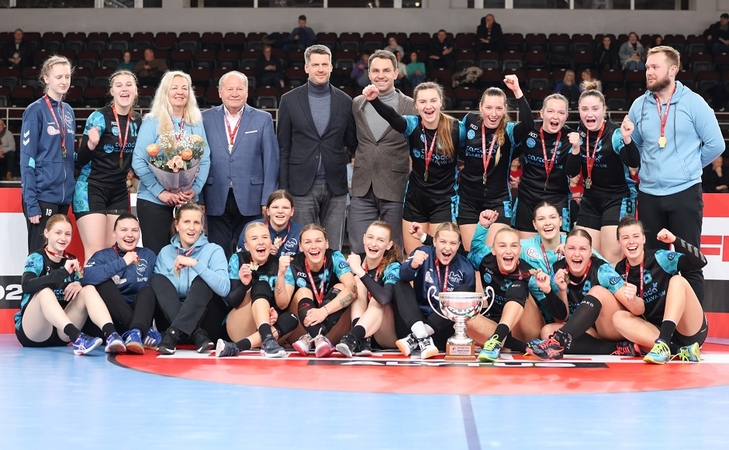 Čempionės: finale Kauno rajono „Cascada-HC Garliava SM“ sutriuškino Kauno „Žalgirio“ komandą.