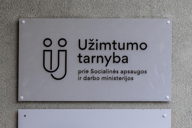 Situacija: darbo rinkoje ypač ryškūs darbo pasiūlos ir paklausos neatitikimai.