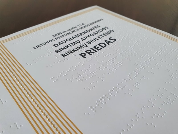 Asmenims su regėjimo negalia – VRK Brailio raštu parengtas leidinys