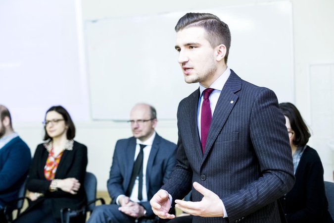 M. Milta: lemiamas įrankis – aukštasis mokslas ir jaunų žmonių kritinis mąstymas