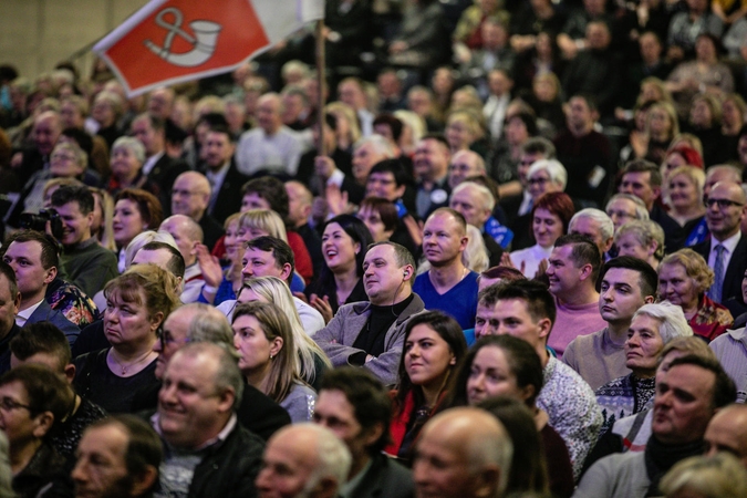 Savo narių sąrašus Teisingumo ministerijai pateikė tik 9 partijos iš 25