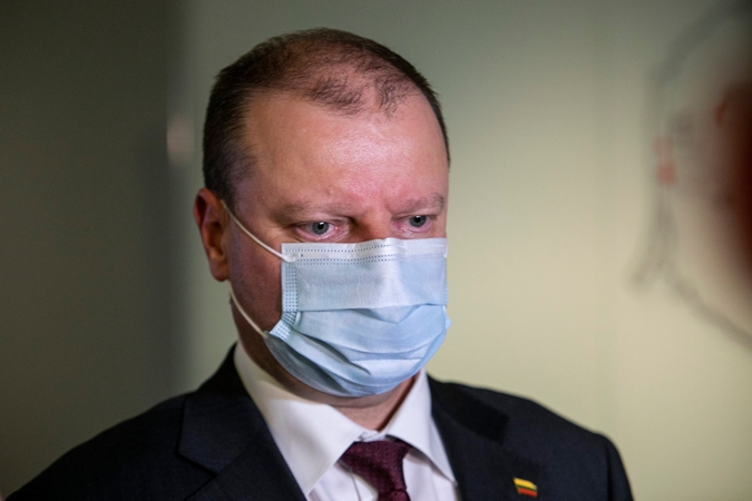 Premjeras: jei virusas plis nevaldomai, teks imtis griežtesnės kontrolės