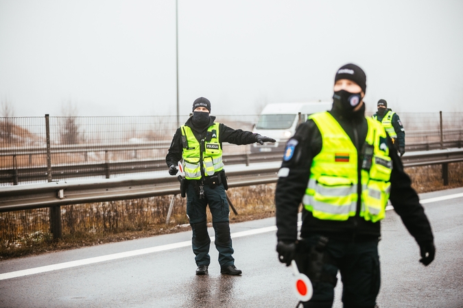 Policija postų vietų nebeskelbs: vairuotojai gali būti stabdomi bet kur ir bet kada