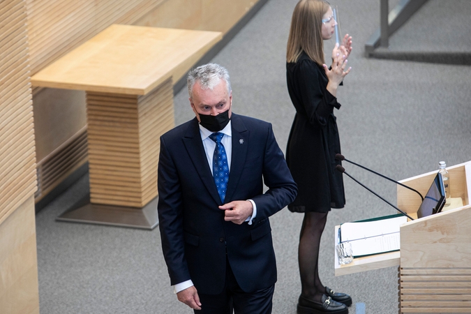 Politologai pasigenda G. Nausėdos dėmesio užsienio politikai, konkretumo