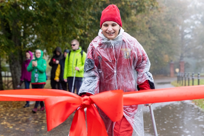 Lietuvė pasiekė Gineso rekordą: su ramentais nuėjo beveik 15 km