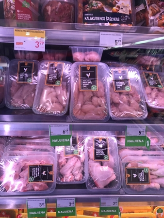 Vartotojai sunerimę: ar vištienoje yra antibiotikų ir hormonų?