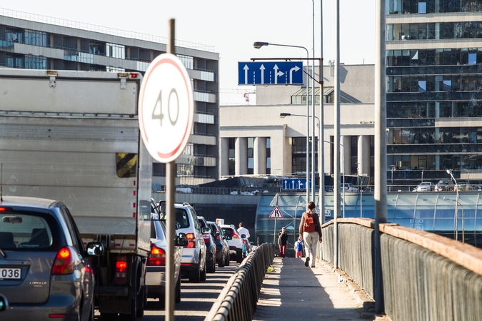 Vilniuje bus matuojama reali automobilių tarša: ieškos didžiausių teršėjų