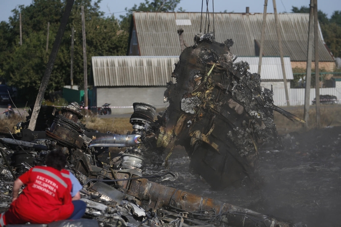 Ukrainoje pradėti numušto Malaizijos lėktuvo nuolaužų šalinimo darbai