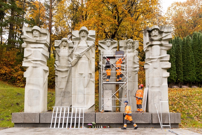 JT komitetas neleidžia nukelti sovietinių skulptūrų, bet Vilnius sprendimo nepaisys?