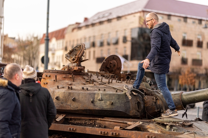 Ministerija provokacijų nepaiso: rusų tanko nei aptverti, nei išvežti neplanuojama