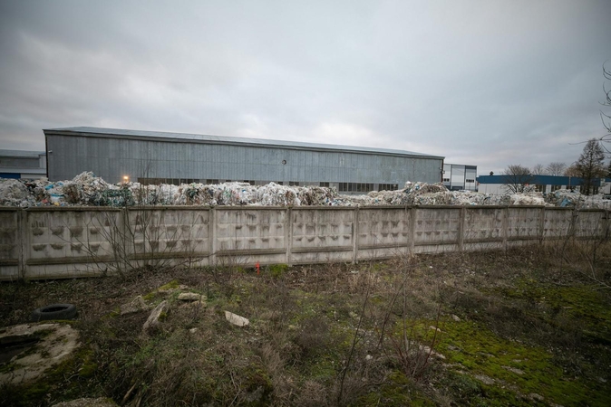 Vicemeras: iš „Ecso“ į Nerį ir toliau plaukia plastiku užterštos nuotekos