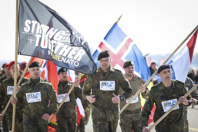 Bėgime Šiauliuose – net 9 tūkst. NATO palaikančių bėgikų