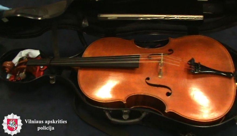Kamerinio orkestro violončelininkui – puiki policijos dovana
