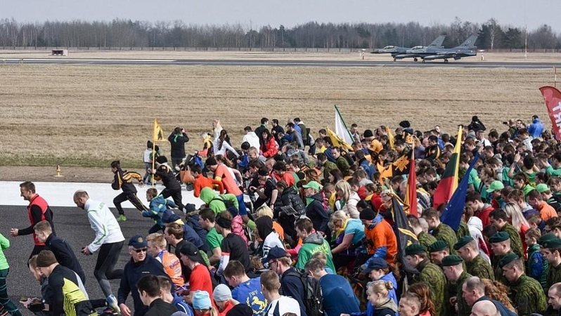 Bėgime kariniame oro uoste – beveik 6 tūkst. dalyvių