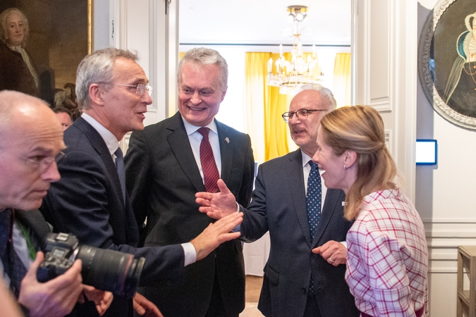 G. Nausėda su Baltijos šalių, Prancūzijos vadovais aptarė NATO viršūnių susitikimą