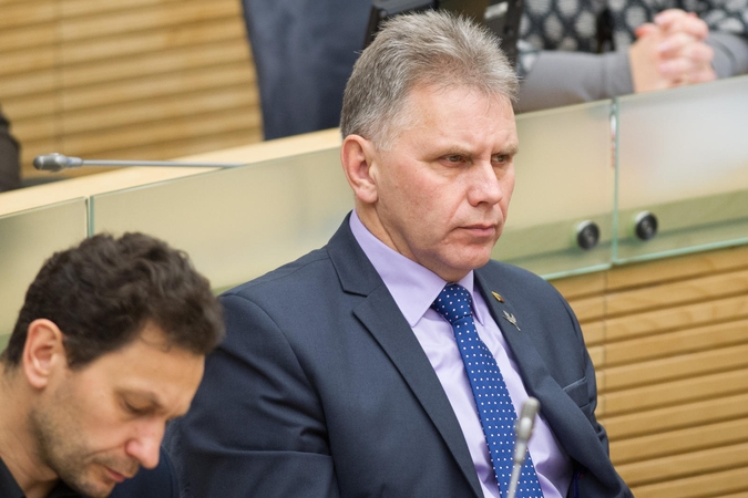 Konstitucijos komisijos pirmininkas abejoja, ar tokios komisijos reikia