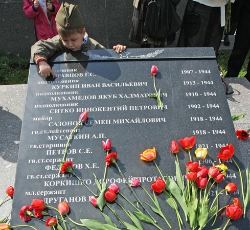 Po sovietų paveldo gynėjo skundo Maskvai teisėsauga sako tirianti ginklų laikymą