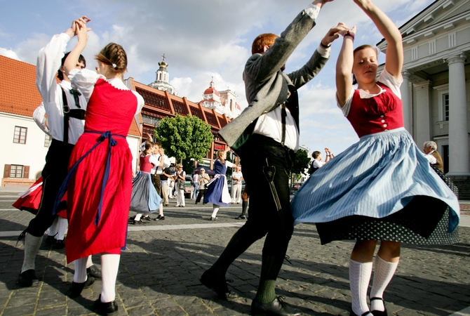 Šokių ansamblis „Eišiščanie“ paminėjo 25 metų jubiliejų