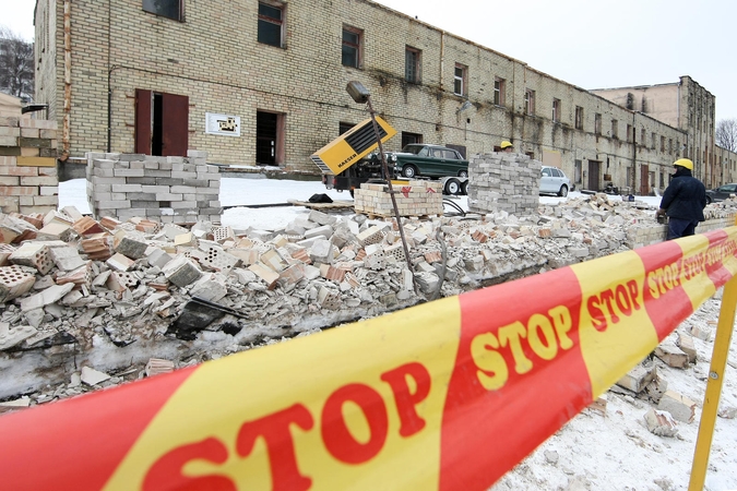 Atliekos buvo vežamos iš buvusios „Vilniaus duonos“ kepyklos teritorijos