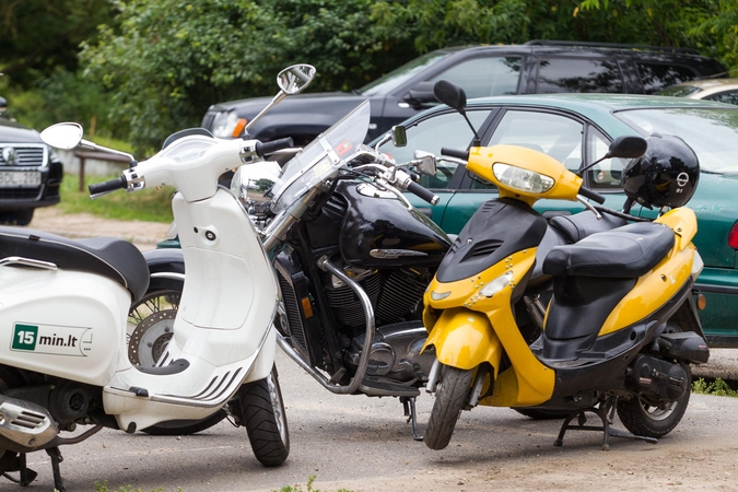 Sostinėje žuvo motorolerio vairuotojas