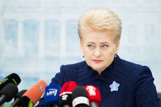 Prezidentė rėžė: Lietuvoje dar apsimoka sukčiauti, vogti ir vengti mokesčių